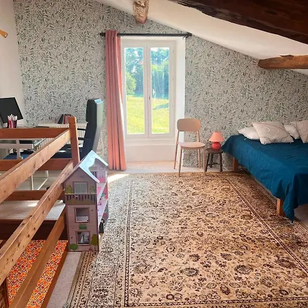 Holiday home Avec Jardin Et Etang Bressuire