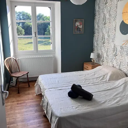 Avec Jardin Et Etang Holiday home